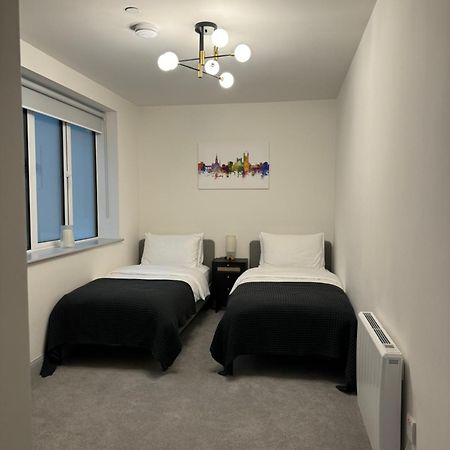 Haus Of Sulis, City Centre Apartment With Lift Access Bath Exterior photo