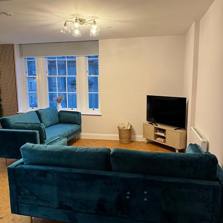 Haus Of Sulis, City Centre Apartment With Lift Access Bath Exterior photo
