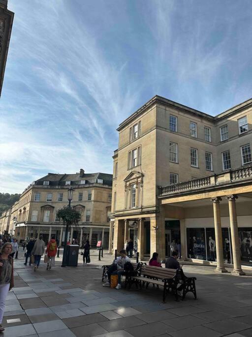 Haus Of Sulis, City Centre Apartment With Lift Access Bath Exterior photo